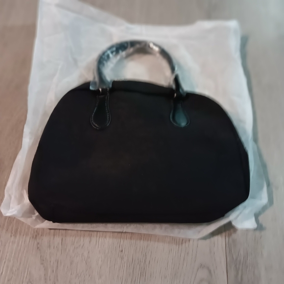 Handbags - Elegant Black Handbag